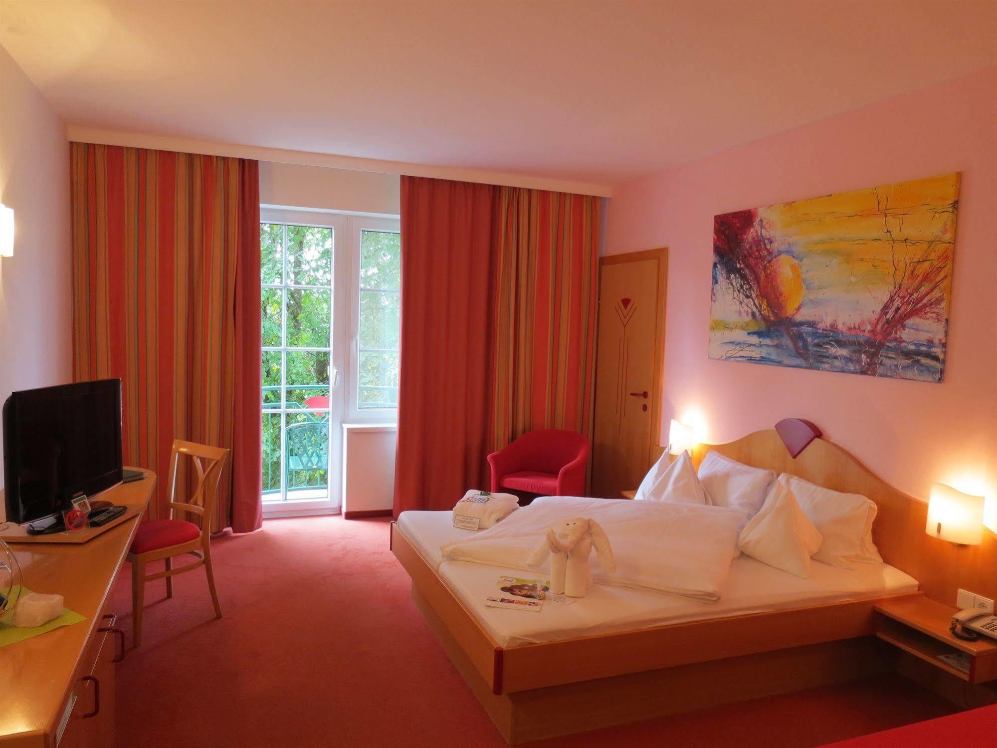 Hotel Xylophon - Inklusive Thermeneintritte Lutzmannsburg Buitenkant foto